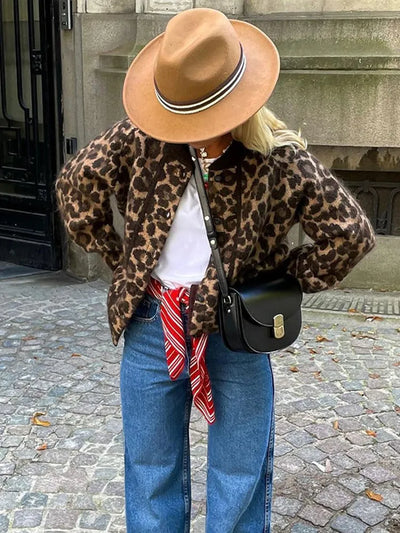Amélie - Trendy Leopardenmuster Jacke für Damen | Auffällige und stylische Oberbekleidung mit Leopardenmuster