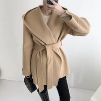Noelia | Wolllacke mit Kapuze in Beige