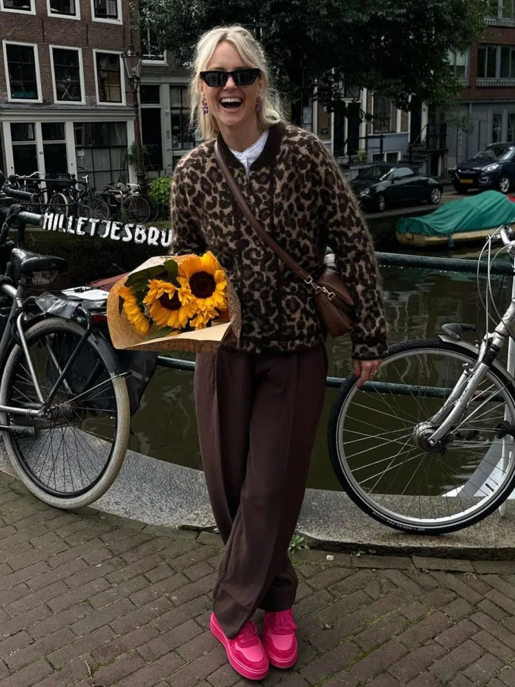 Amélie - Trendy Leopardenmuster Jacke für Damen | Auffällige und stylische Oberbekleidung mit Leopardenmuster