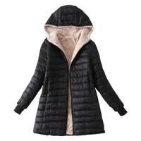 Cassandra | Dicke Winterjacke mit Kapuze in Schwarz