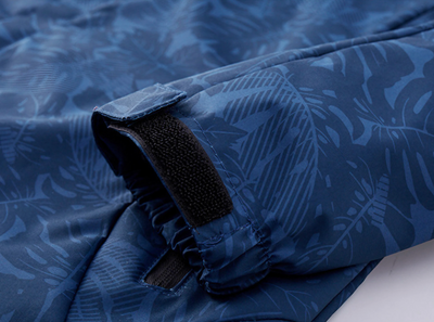 Damen Windjacke mit Kapuze – Leichte, wasserdichte Outdoor-Jacke mit floralem Print in Blau oder Rosa