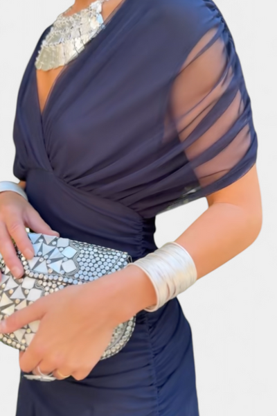 Alondra Maxikleid mit kreativem Blumenprint und V-Ausschnitt