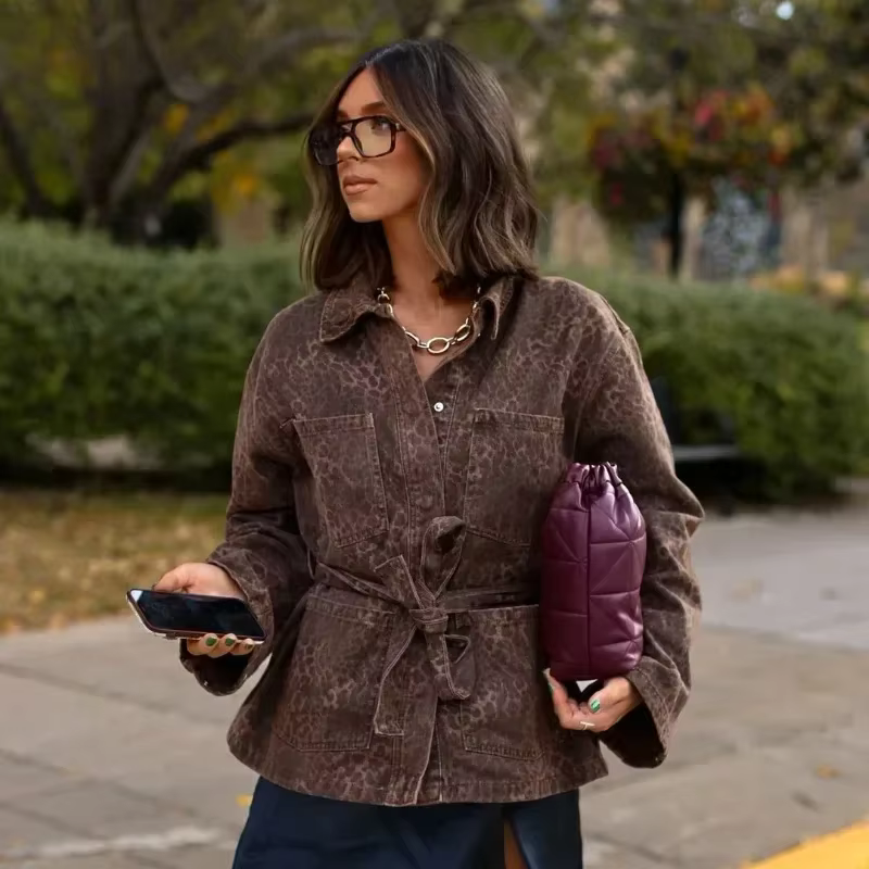 Elsie - Jeansjacke mit Leopardenmuster