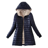 Cassandra | Dicke Winterjacke mit Kapuze in Blau