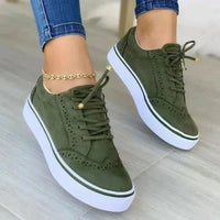 Isadora - Schicke Wildleder-Schnürsneaker mit Plateausohle | Plateau-Sneakers aus perforiertem Wildleder in Grün