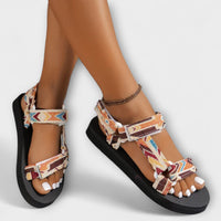 Sommerliche Flache Damen Sandalen aus Hanfseil in Hell