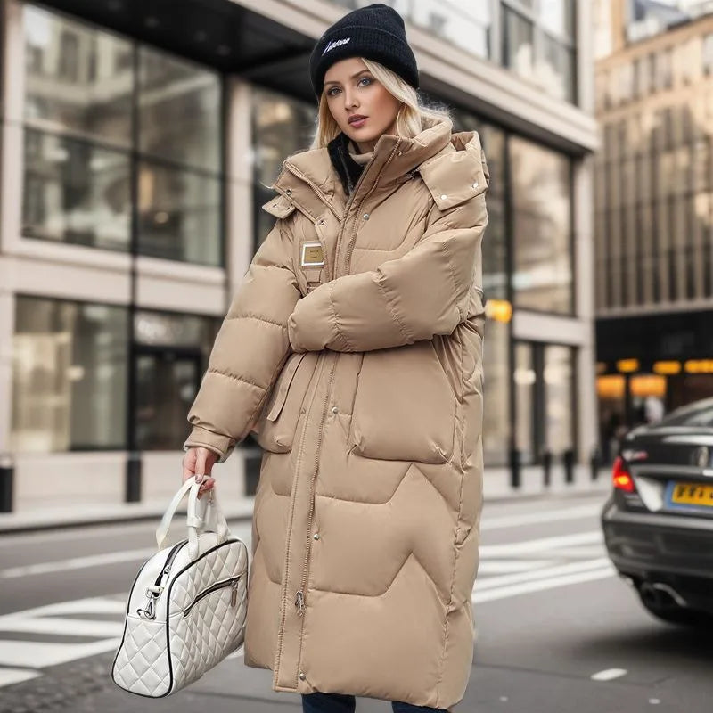 Elegante und warme lange Damen-Winterjacke für stilvolle Kältekomposition