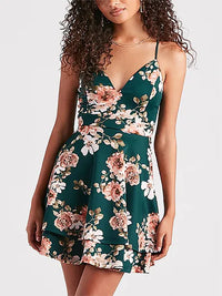 Elegantes Cocktailkleid mit grünem Blumenmuster für besondere Anlässe in Grün