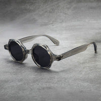Achteckige Retro-Sylvesterbrille in Rauchgrau