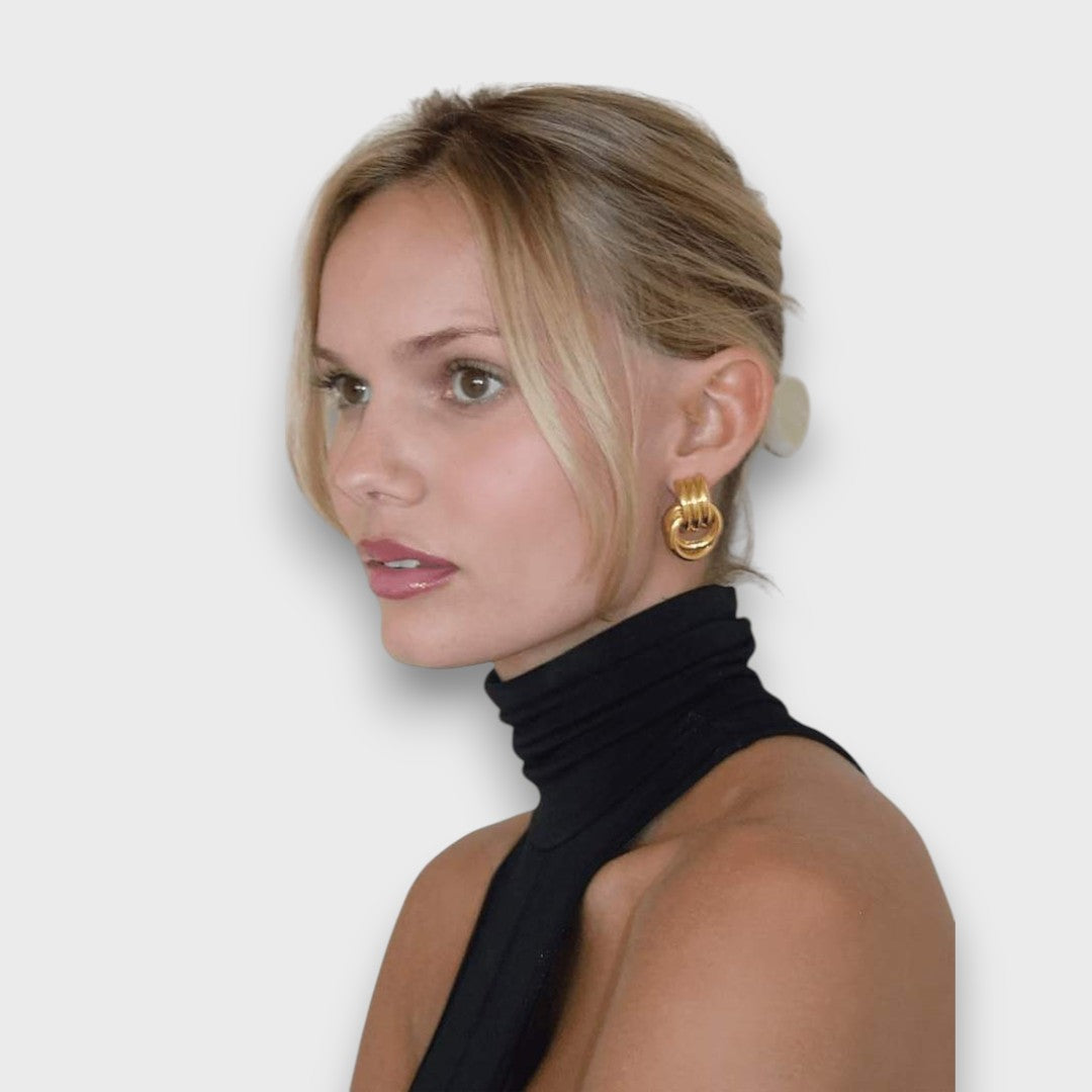 Nela – Filigrane Knotenohrringe in Goldoptik