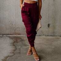 Reina - Elegante Cargohose mit Satin-Schimmer in Weinrot