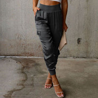 Reina - Elegante Cargohose mit Satin-Schimmer in Dunkelgrau