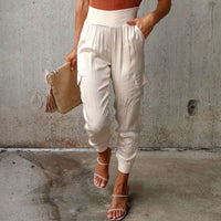 Reina - Elegante Cargohose mit Satin-Schimmer in Champagner