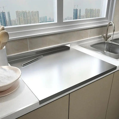 Edelstahl Schneidebrett mit Antirutsch & Aufkantung - SteelEdge