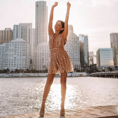 Stella | Pailletten tiefem V Ausschnitt Minikleid