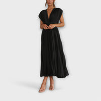 Maria - Stilvolles Faltenkleid in Schwarz