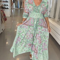 Aisha™ Maxikleid aus Premium-Viskose mit V-Ausschnitt in Grün