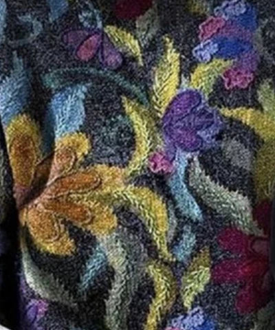 Stylischer Blumen-Pullover für die kühle Jahreszeit - Komfort und Eleganz für Anna