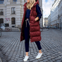 Elegante Damen | Lange Steppweste für den Winter in Weinrot