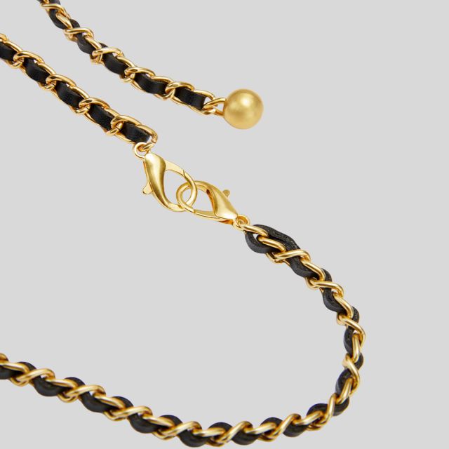 Gesteppte Mini-Handtasche mit elegantem Kettenriemen