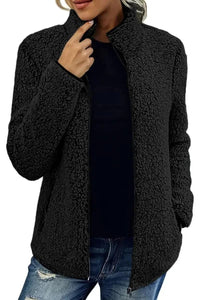 Warme Jacke mit hohem Kragen und Reißverschluss - Willa in Schwarz
