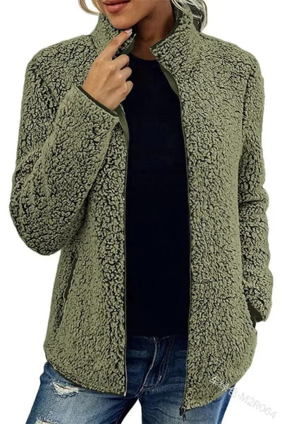 Warme Jacke mit hohem Kragen und Reißverschluss - Willa