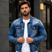 Logan™ Jeansjacke mit Premium Stone-Wash und Distressed-Details in Blau