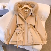 Juana – Eleganter Wintermantel in Khaki
