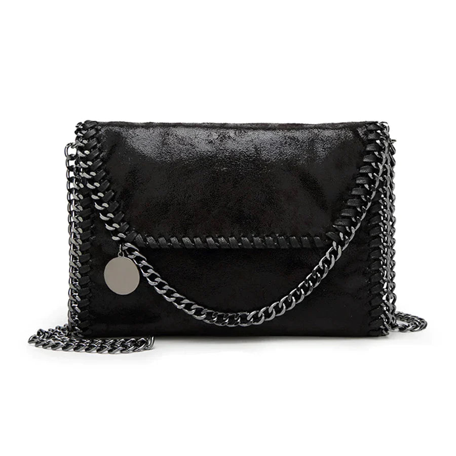 Elegante Wildleder-Clutch mit trendiger Kettenapplikation