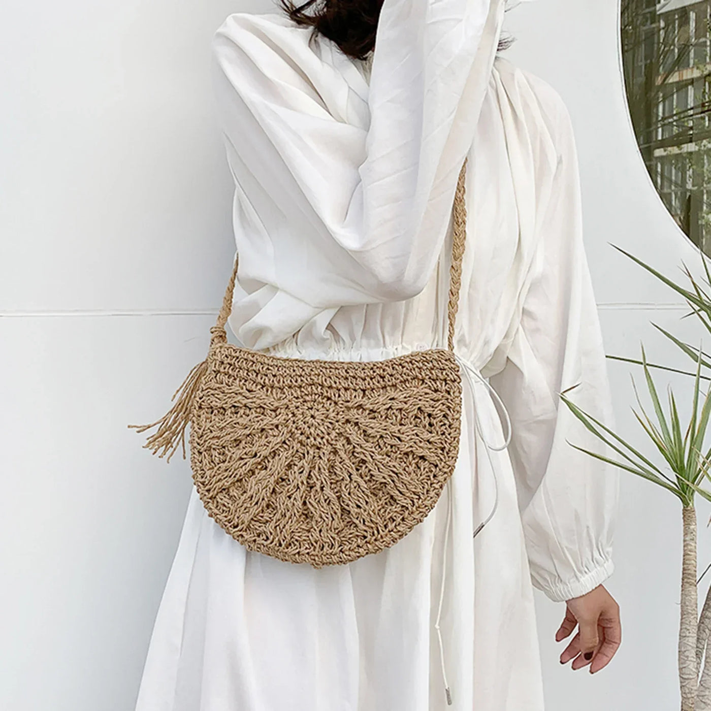 Boho-Chic Handgewebte Stroh-Crossbody-Tasche im Halbmond-Design