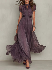 Flavia | Elegantes Langes Kleid Violett Mit Tropfen-Ausschnitt Spitze in Violett