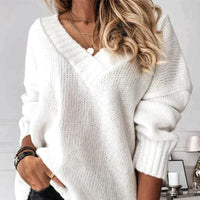 Beiger Damen Pullover mit V-Ausschnitt – Kuscheliger Oversize-Look für Herbst und Winter in Weiß
