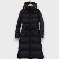 Maribel – Langer Parka mit Kapuze in Schwarz