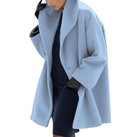 Rhea - Elegante Winterjacke aus Wolle in Hellblau