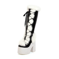 Damen Plateau-Stiefel – Extravagante Kniehohe Stiefel mit Kunstfell und Schnürung - Weihnachten in Schwarz