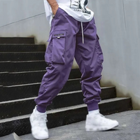 Herren Schwarze Cargo Hose in Lila