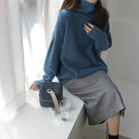 Lockerer Rollkragenpullover in Blau