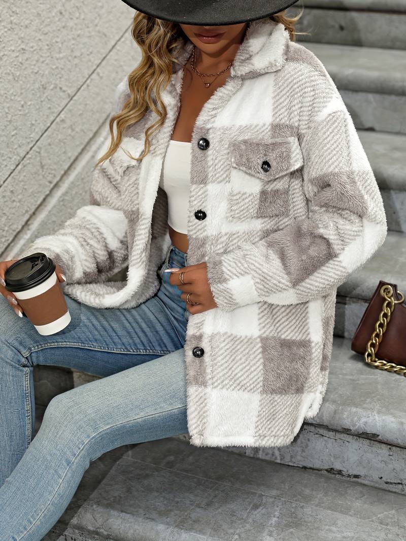 Emma – Gemütliche karierte Shacket mit Button-Down-Front | Weiche, karierte Fleece-Hemdjacke in neutralen Tönen