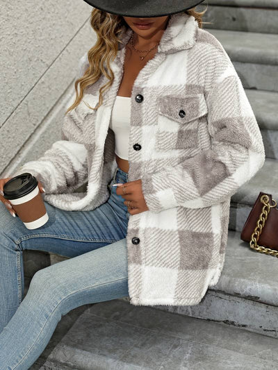 Emma – Gemütliche karierte Shacket mit Button-Down-Front | Weiche, karierte Fleece-Hemdjacke in neutralen Tönen
