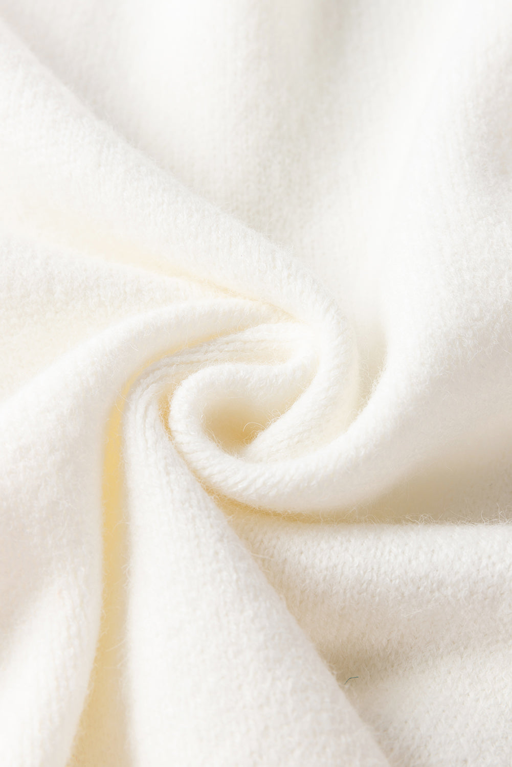 Arielle - Niedliche, gestrickte Strickjacke mit Blumenmuster und Knöpfen