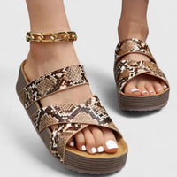 Hannah | Damen Comfortable Sandals Orthopädische Plateau-Kreuzriemen Sommersandalen in Schlangenmuster