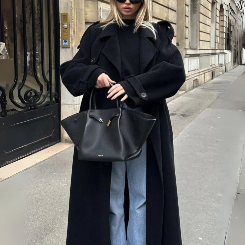 Damen eleganter schwarzer Vintage-Mantel | Übergroß