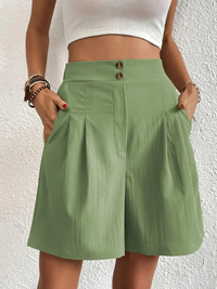 Liesl | Damen Sommer Shorts | Kurze Hose in Hellgrün