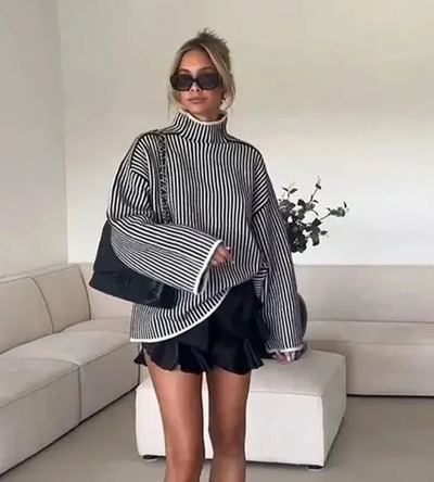 Lona | Damen Schwarze Rollkragenpullover | Gestreifter