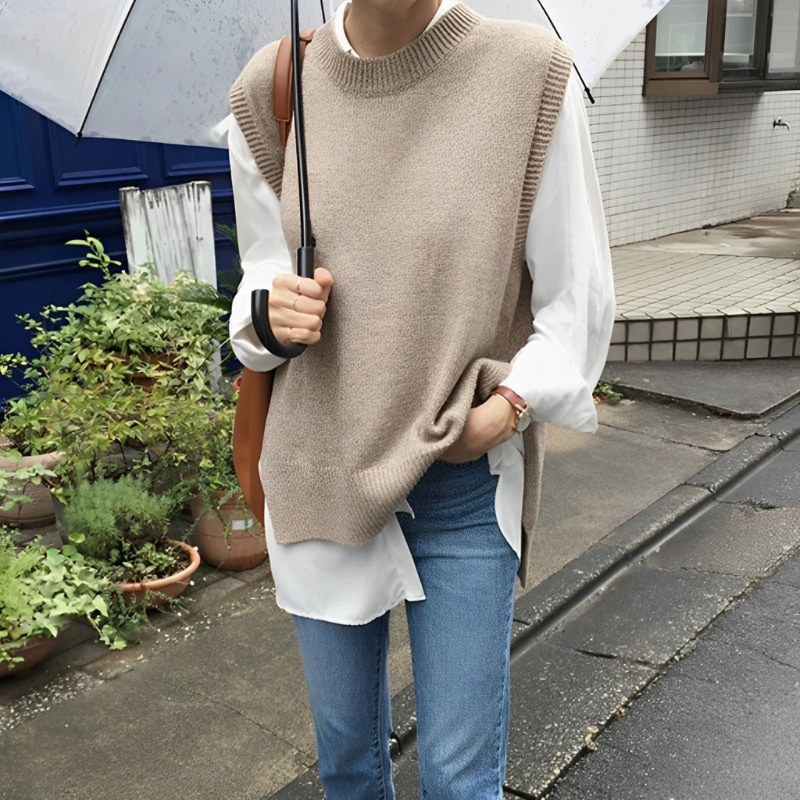 Ermengard | Kurze Damen Strickjacke | Schwarze