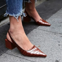Azra | Damen Schwarz Absätze | Schuhe in Dunkelbraun