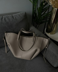 Carmen | Damen Schwarz Umhängetasche | Handtasche in Taupe