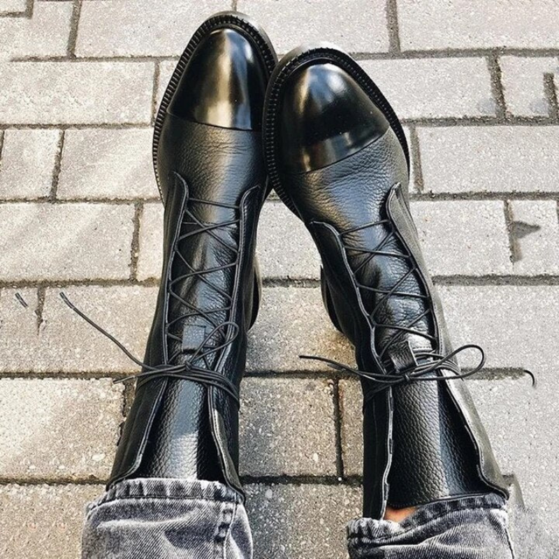 Alia | Damen Flache Stiefel | Schwarz