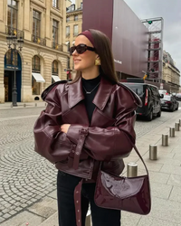 Griselde | Damen Kurze Jacke | Windbreaker in Burgundisch