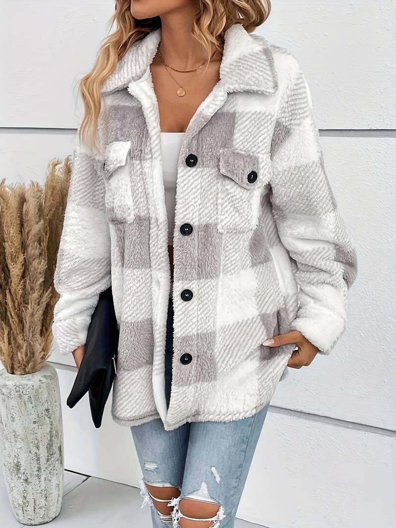 Emma – Gemütliche karierte Shacket mit Button-Down-Front | Weiche, karierte Fleece-Hemdjacke in neutralen Tönen